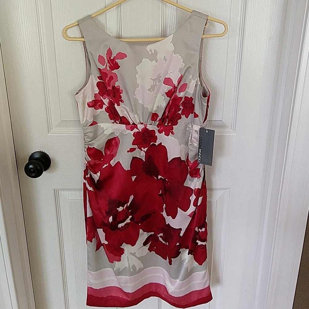 NWT Donna Ricco Vanilla Claret Floral Ruched Dress